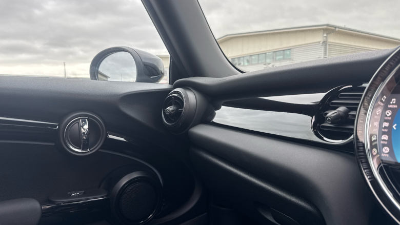 MINI Hatchback 1.5 Cooper Sport 3dr Auto Petrol Hatchback